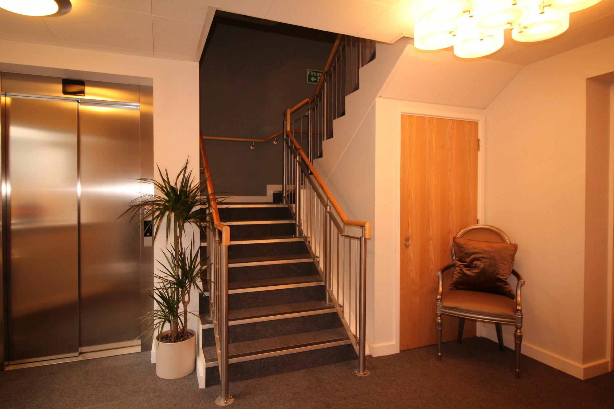 Lux Living - Florian House
